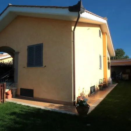 Il Bacio E La Nocciola 4* 라비코