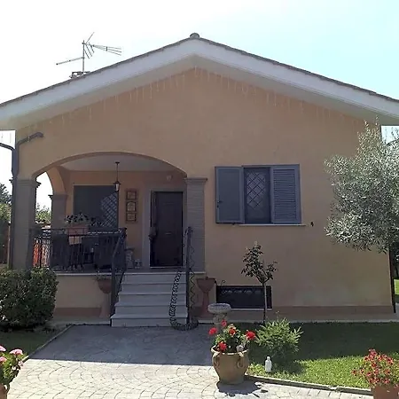 Frühstückspension Il Bacio E La Nocciola 4*